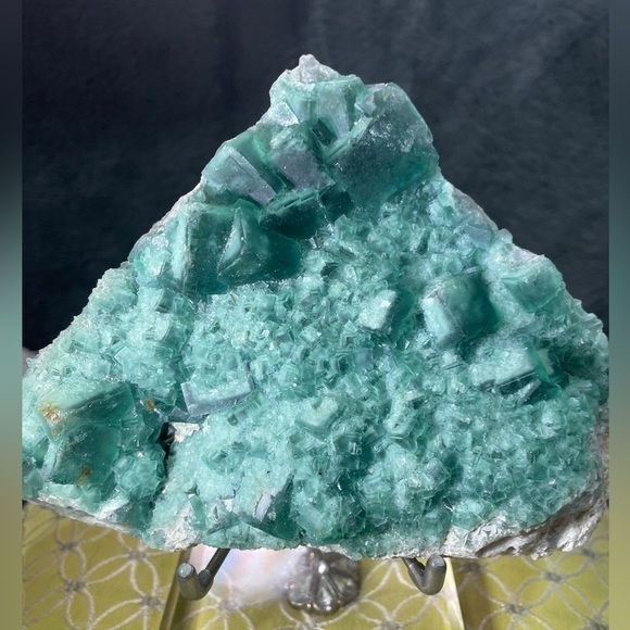 6”x3”-  3 shades green fluorite- glass like transparency large/small cubic form - Picture 1 of 11